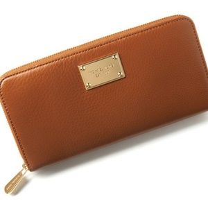 **SALE** Authentic Michael Kors Wallet!